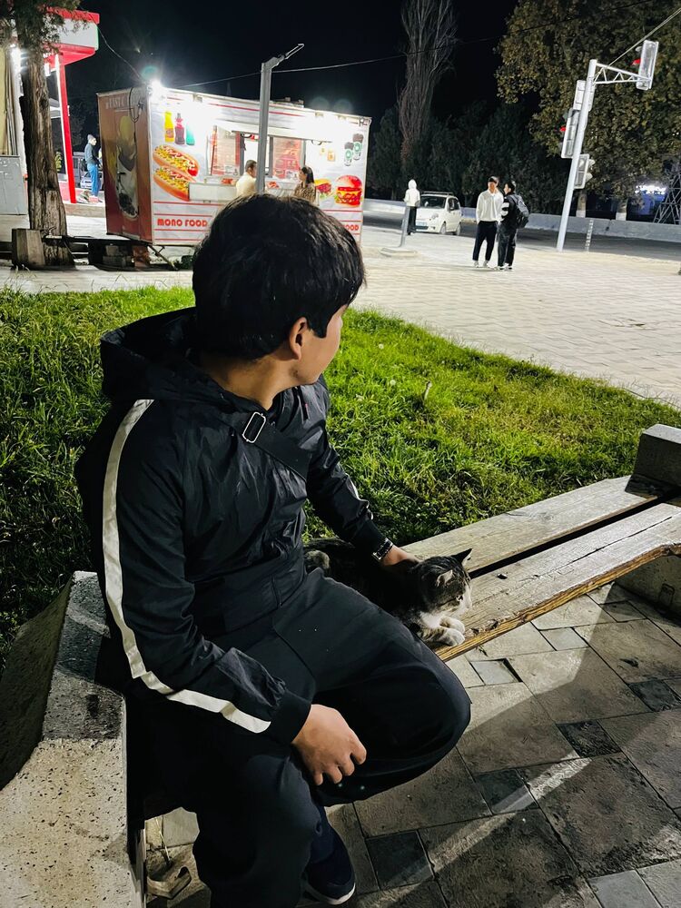  54199443  Shoxrux, 21 ,    