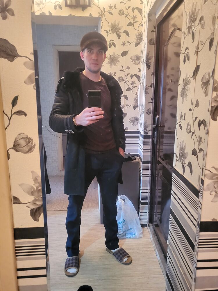  ,   Oleg, 36 ,   