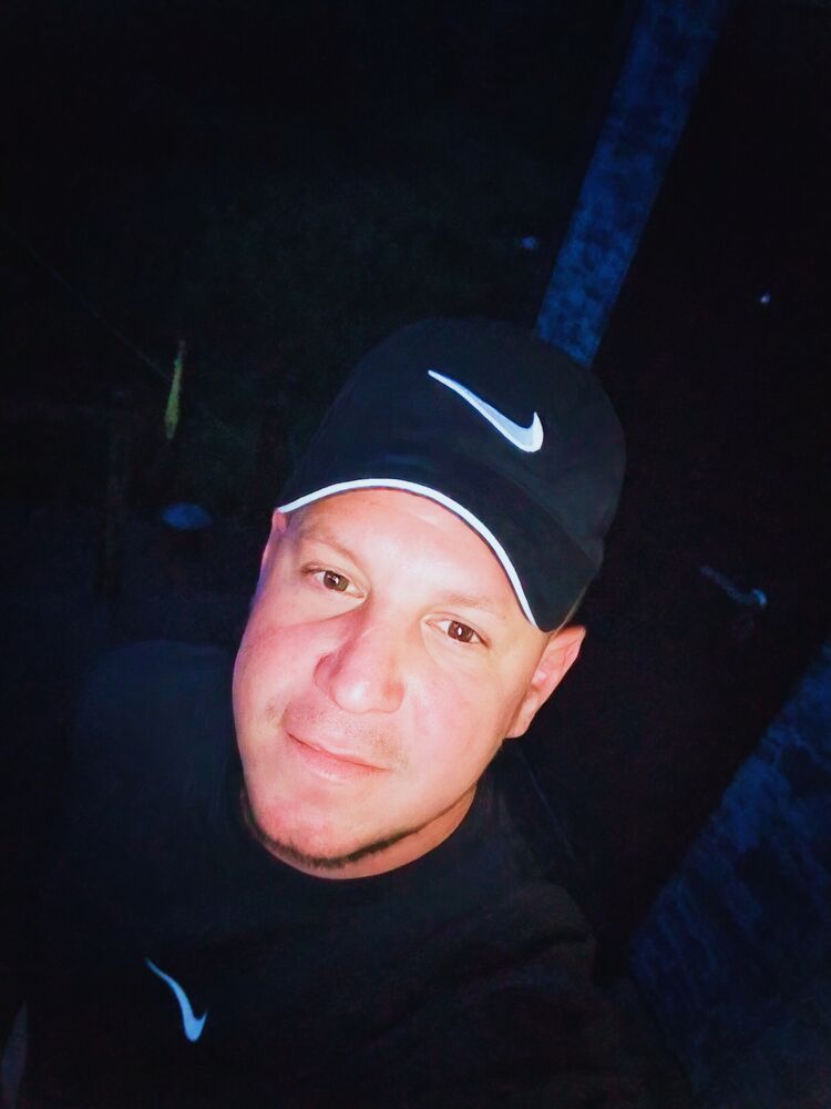  ,   Konstantin, 32 ,   ,   , c 