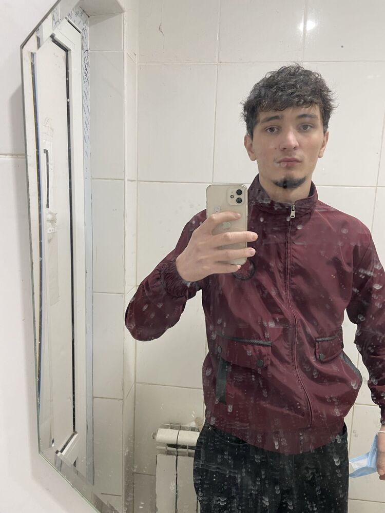  27459003  Mukhtar, 24 ,    