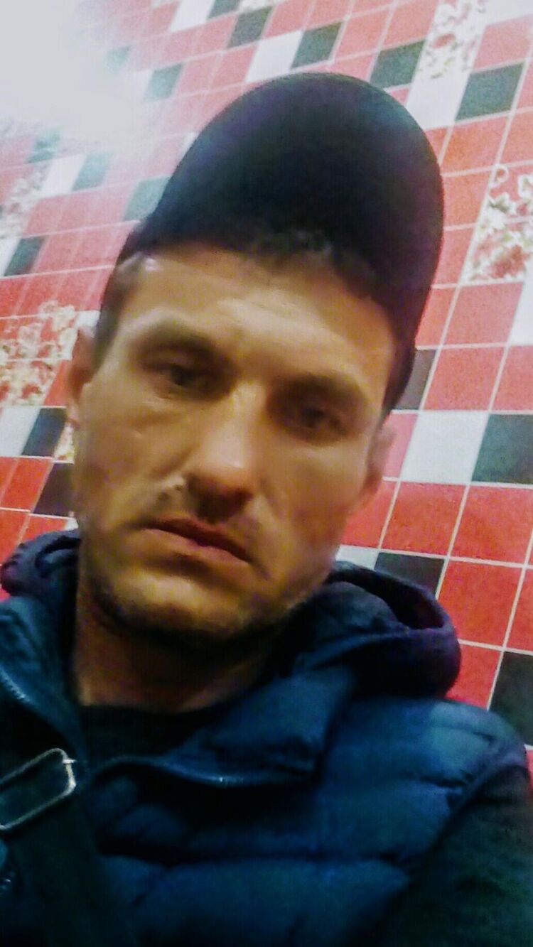  39769913  Aleksej, 35 ,    