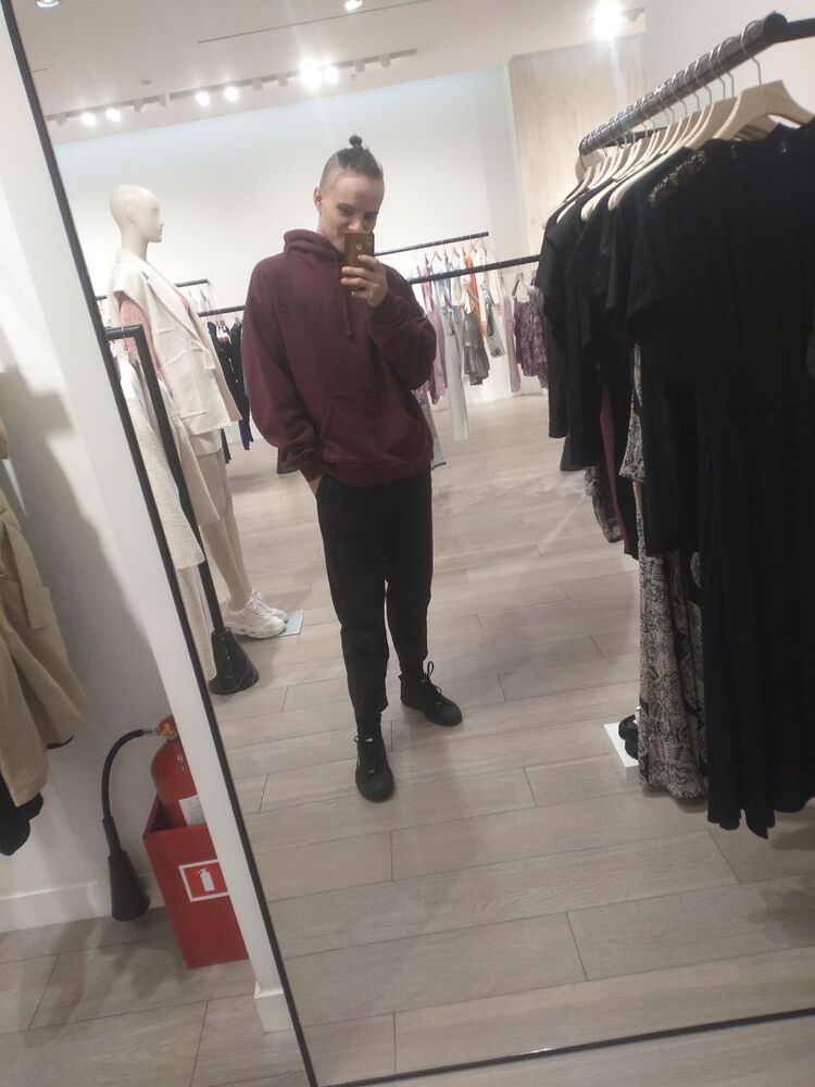  42818743  , 23 ,    