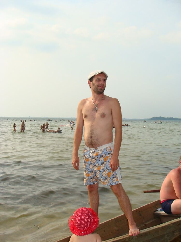  4413893  Viktor_1981, 45 ,    
