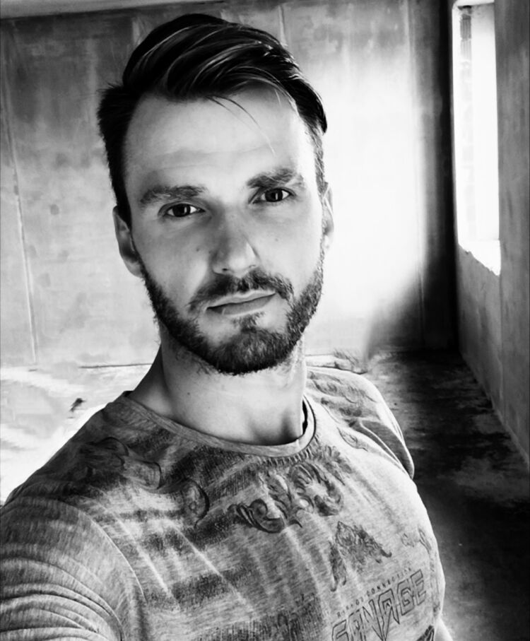  54246663  Jaroslaw, 36 ,    