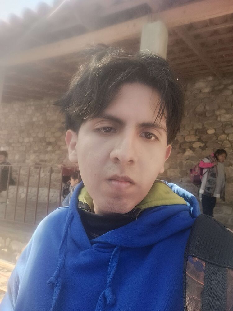  49983043  Sebastian, 19 ,     