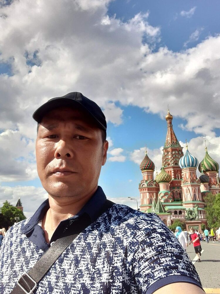  ,   Tolik, 44 ,   