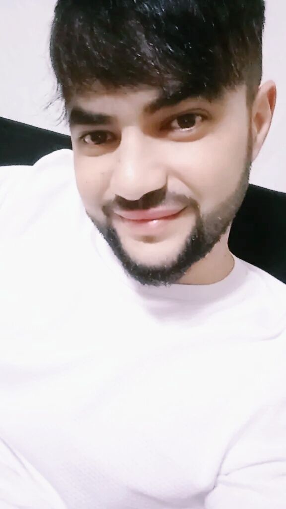 41138373  Eduard, 32 ,    