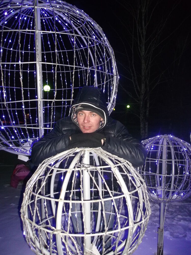  4033303  Dmitrij, 40 ,    