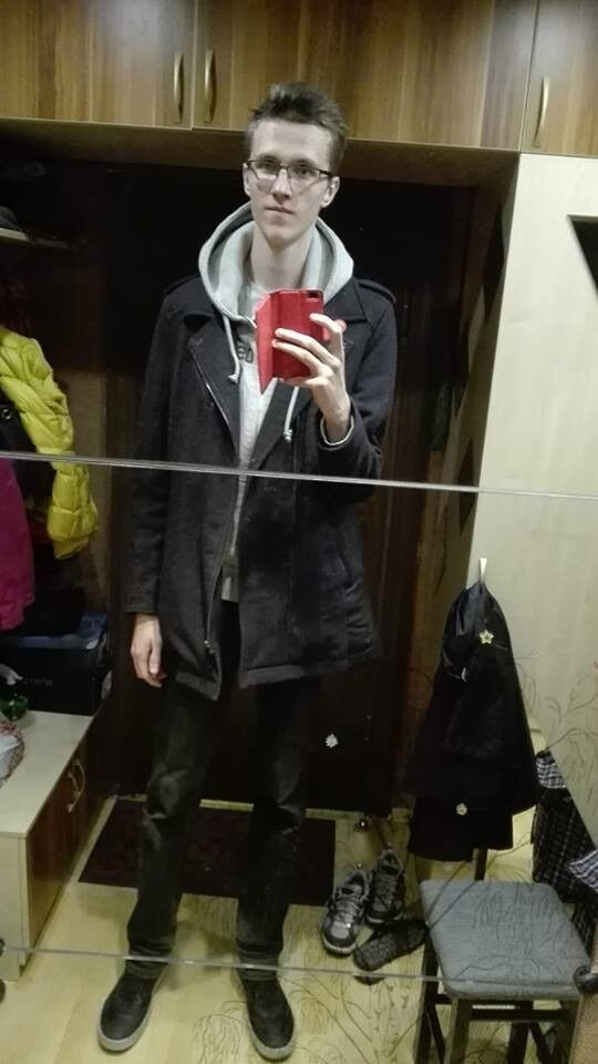  8206073  Vladimir, 28 ,    