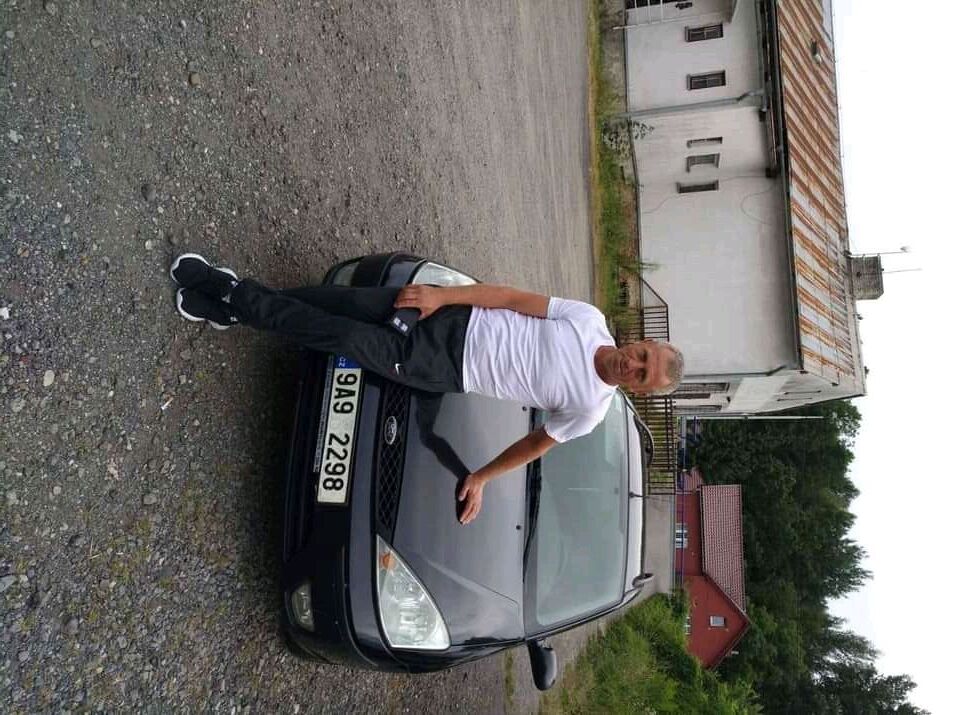  25547073  , 54 ,    Prosek