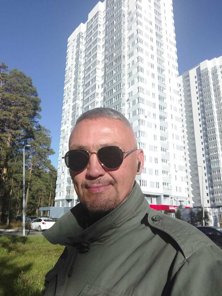  ,   Maks, 47 ,     , c 