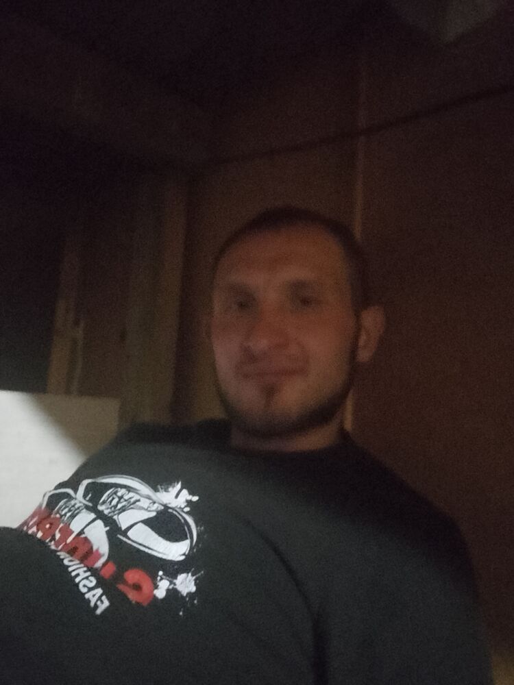  53952403  VLAD, 27 ,    