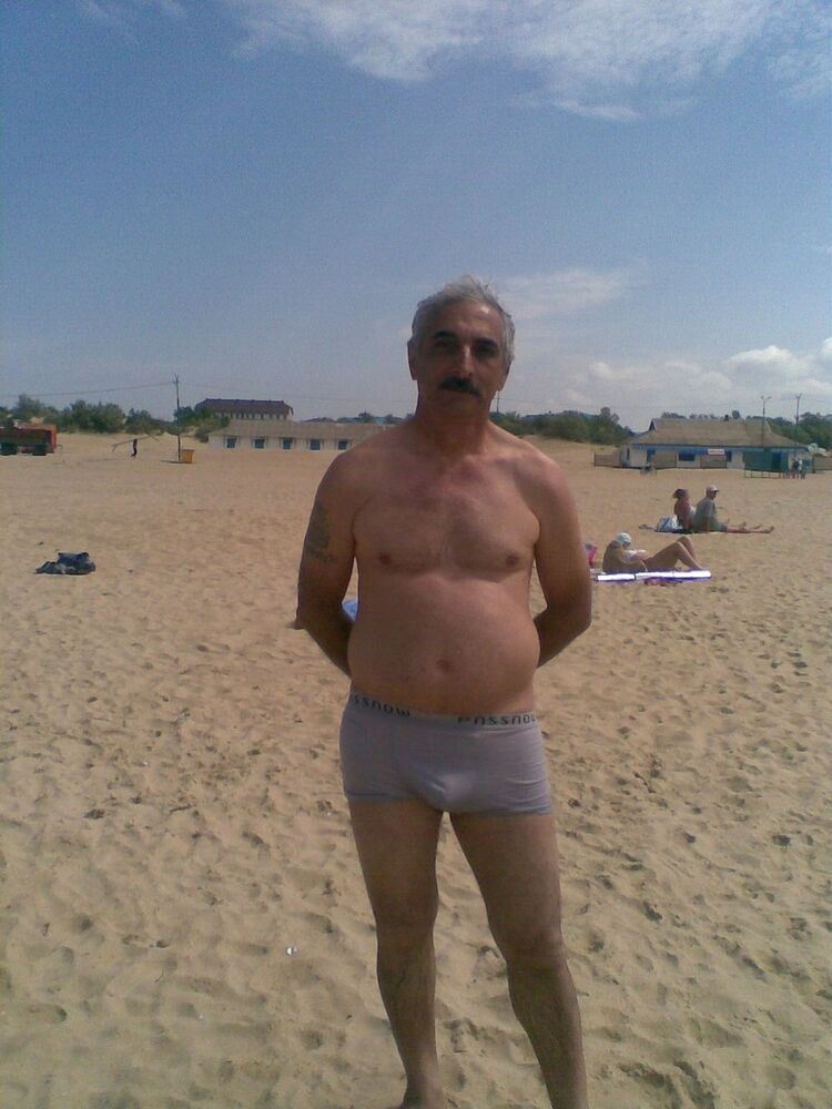  11420513  Garik, 64 ,    
