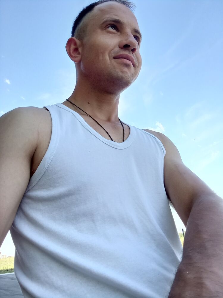  ,   Ilya, 32 ,   ,   