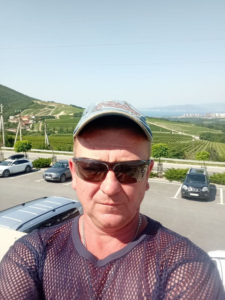  27400523  Vladimir, 48 ,    