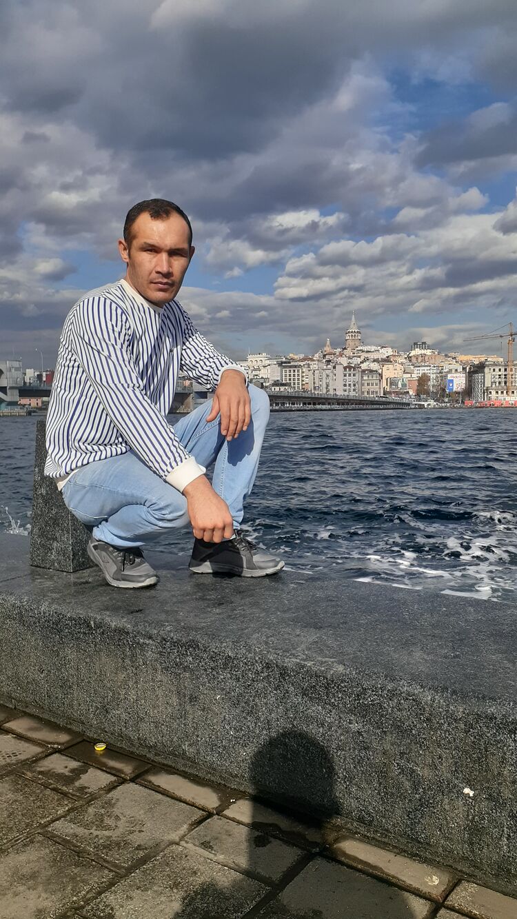  24592123  Aslan, 27 ,    