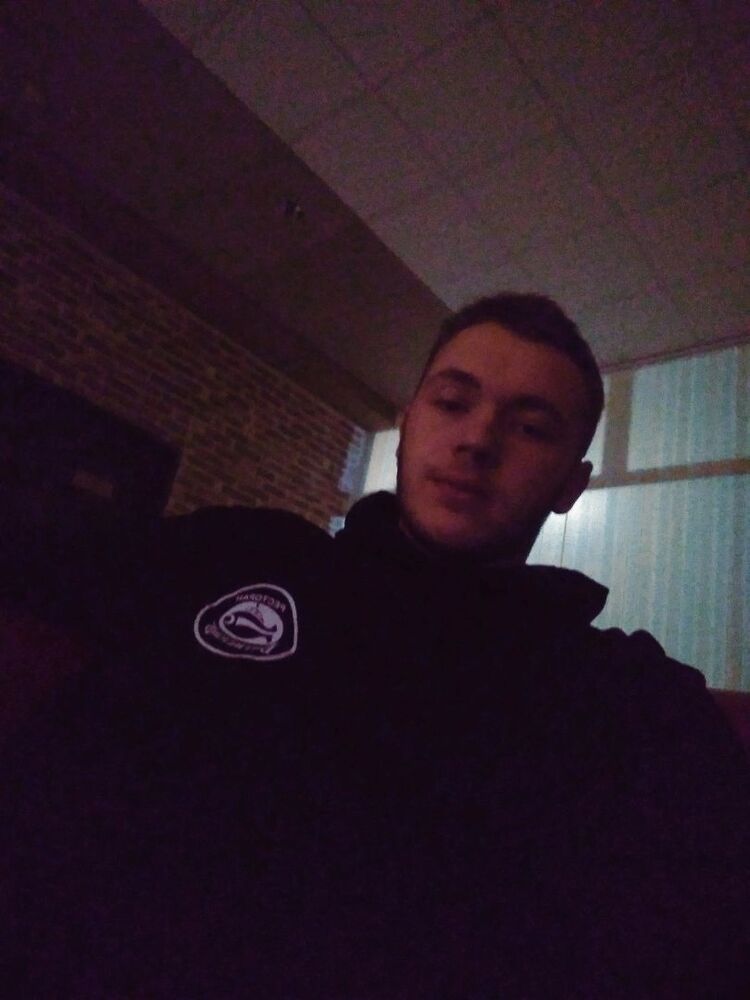  40898193  Artem, 29 ,    