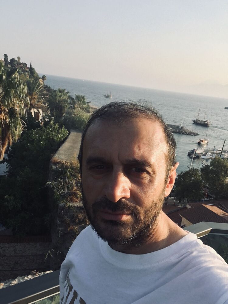  49368343  Ahmet, 42 ,    