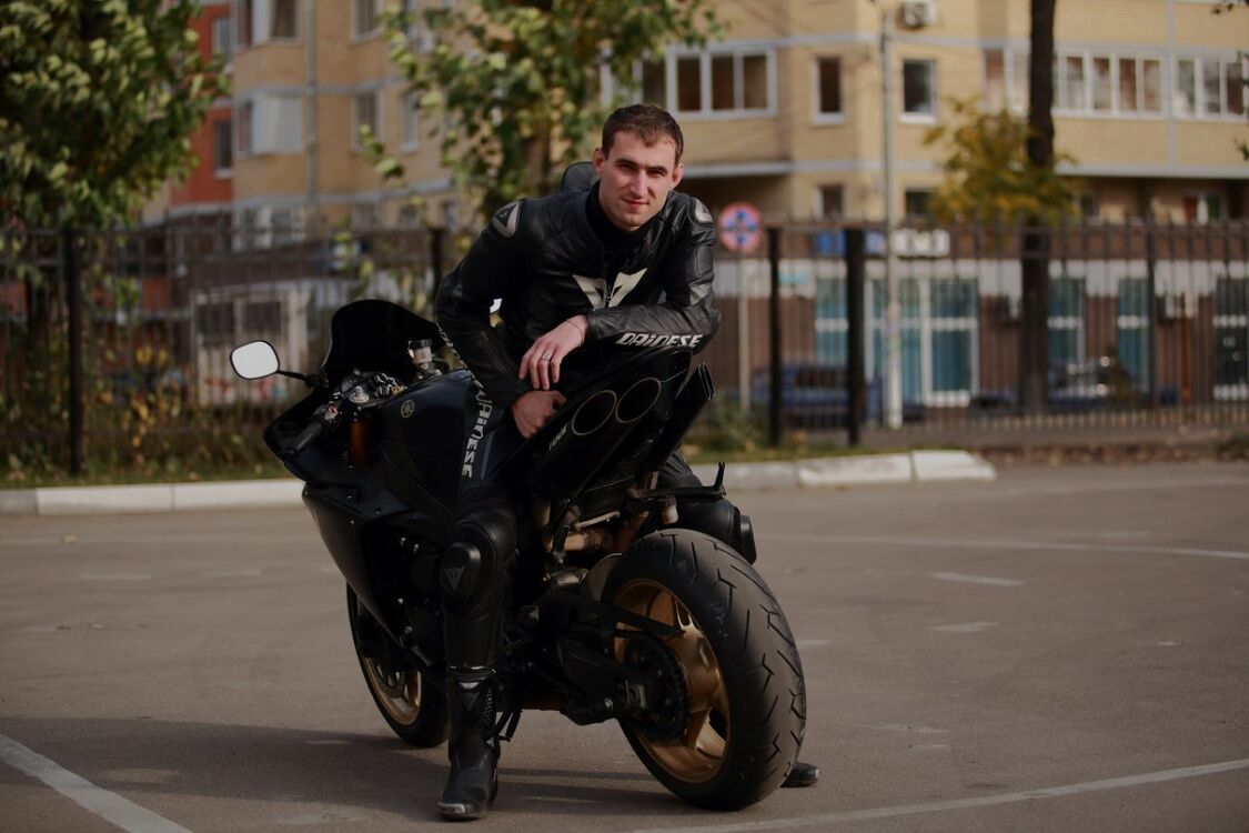  27009653  Alex, 39 ,    