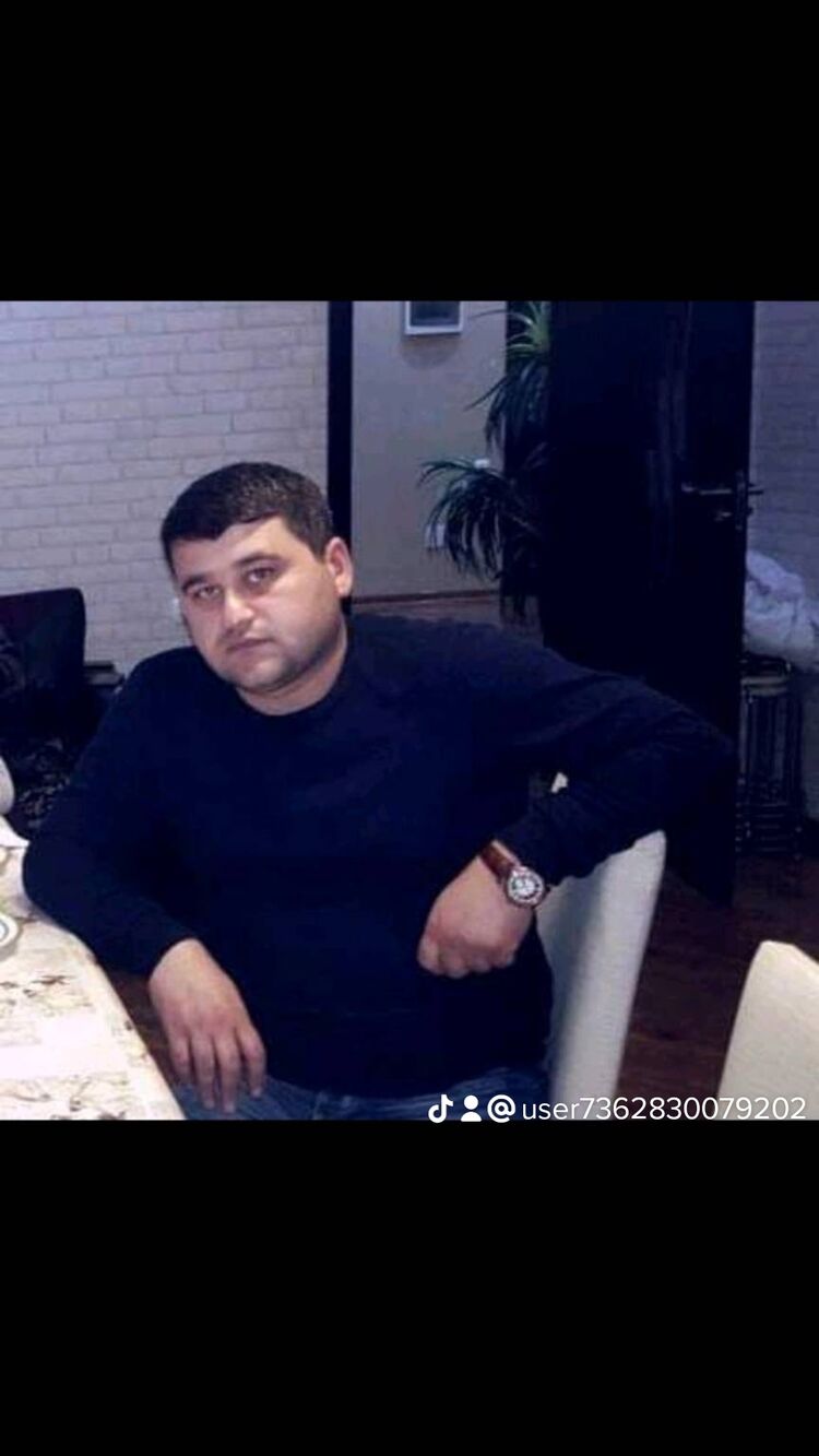  Bytom,   Elcin, 44 ,   ,   
