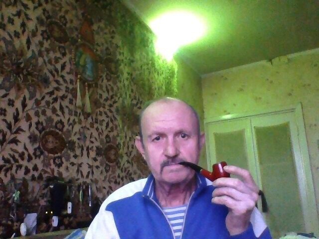  6559493  VIKTOR, 69 ,    