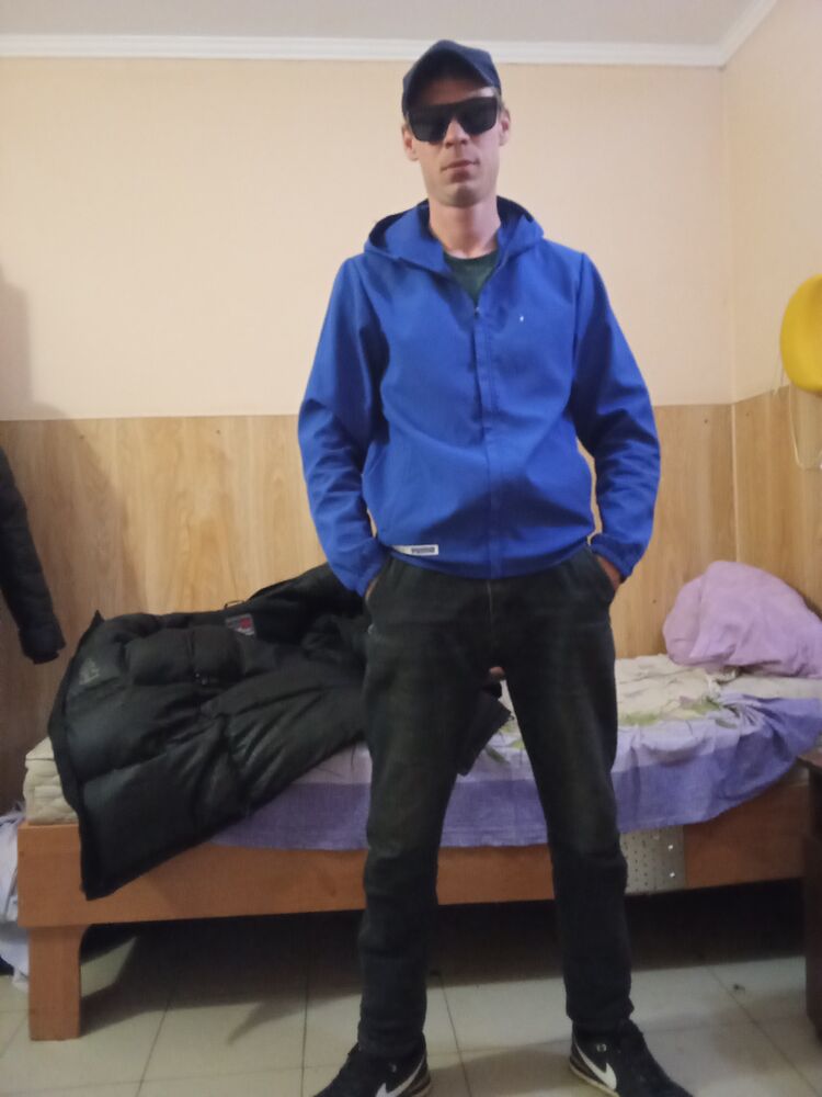  42521303  , 28 ,    