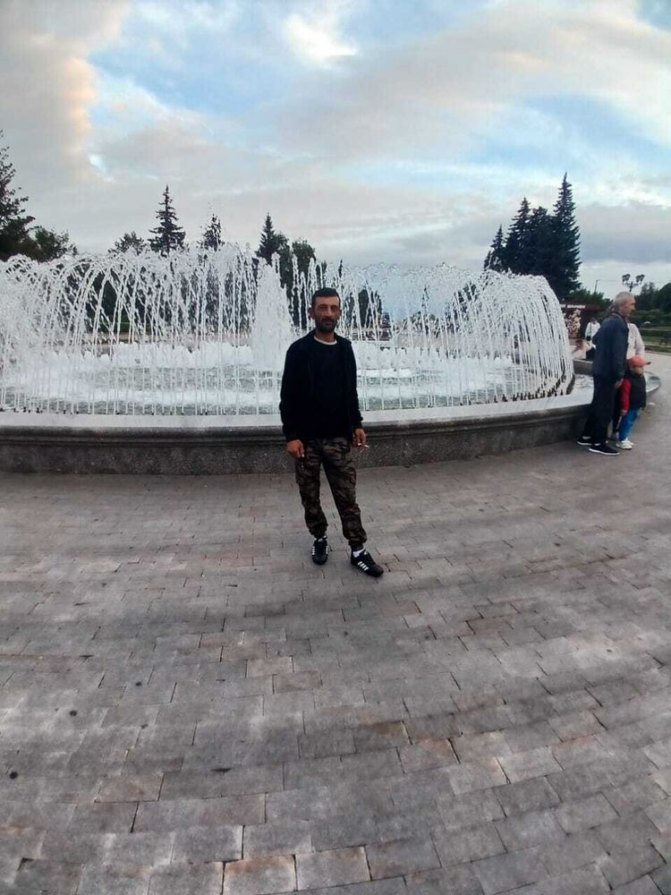  53020563  Hayk, 43 ,    