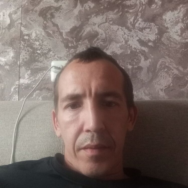  52805943  , 35 ,    