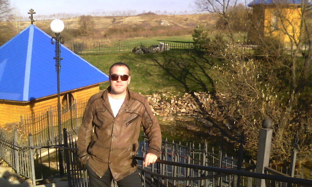  22153633  Sergei, 40 ,    