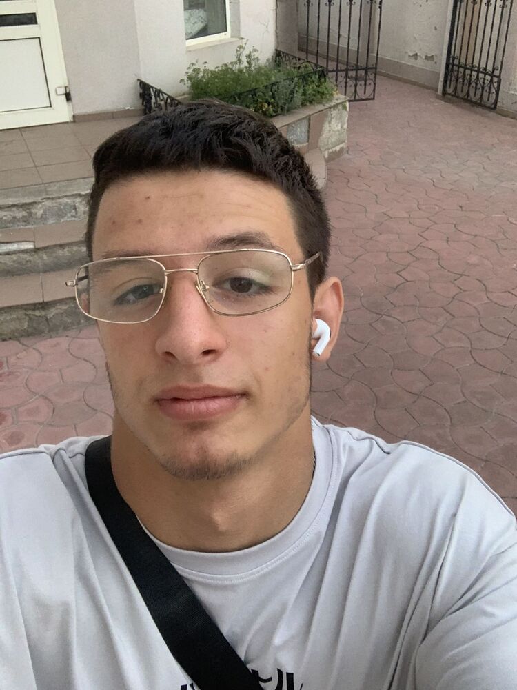  44904763  , 20 ,    