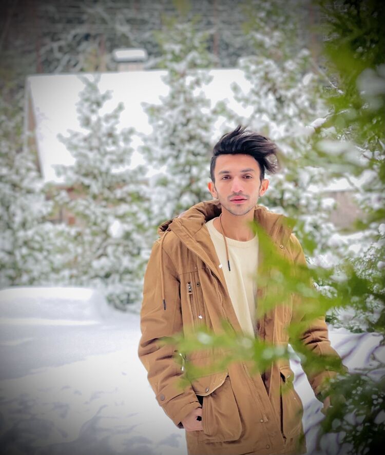  ,   Almaas, 25 ,     , c 