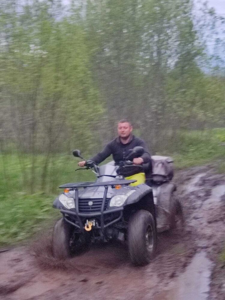 ���� 40427883 ������� �����, 34 ����, ���� ���������� � �������������