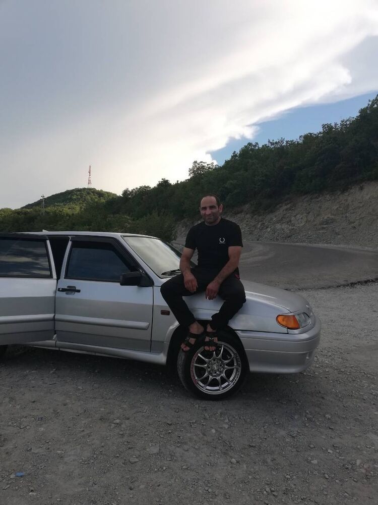  ,   Artur, 42 ,   ,   , c 