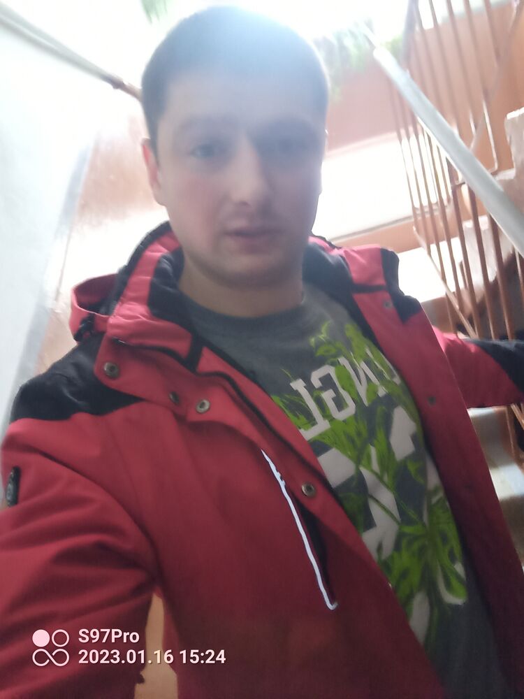  45354843  Roman, 30 ,    Aurich