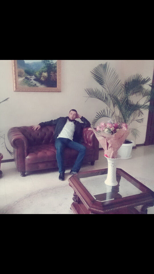  9627623  Hamzat, 39 ,    