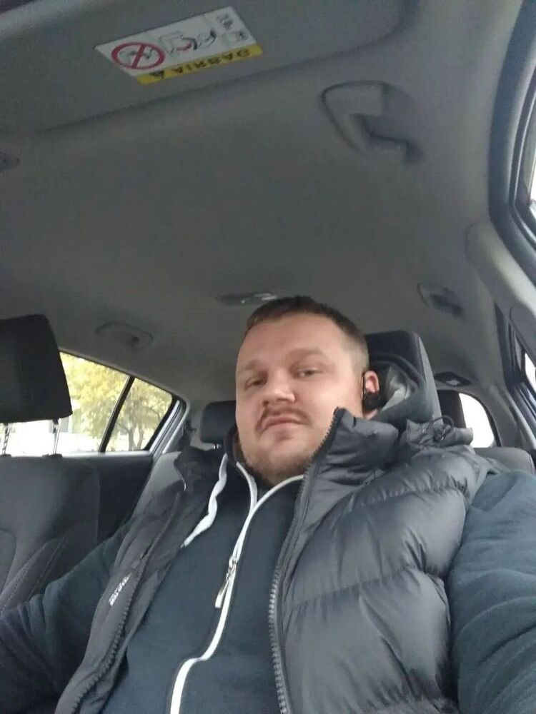  53513323  Igor, 36 ,    