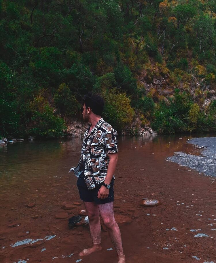  26711663  Mouad, 26 ,    