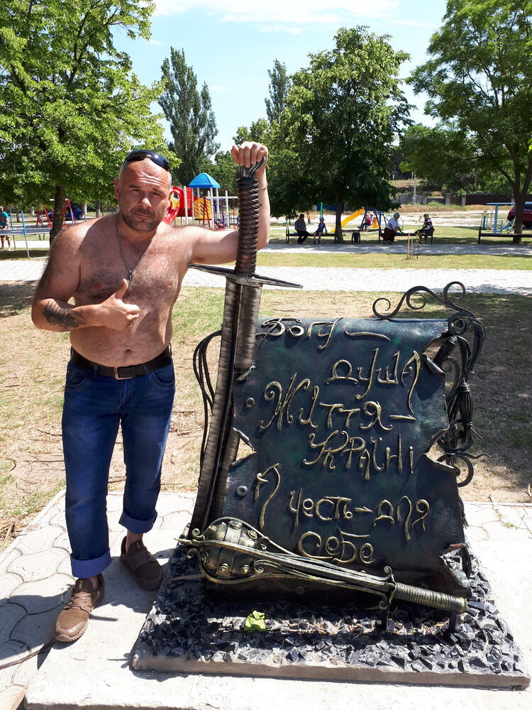  12774383  Ը, 43 ,    