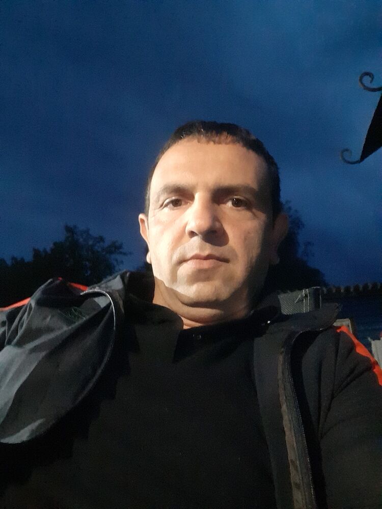  28678043  Artur, 39 ,    