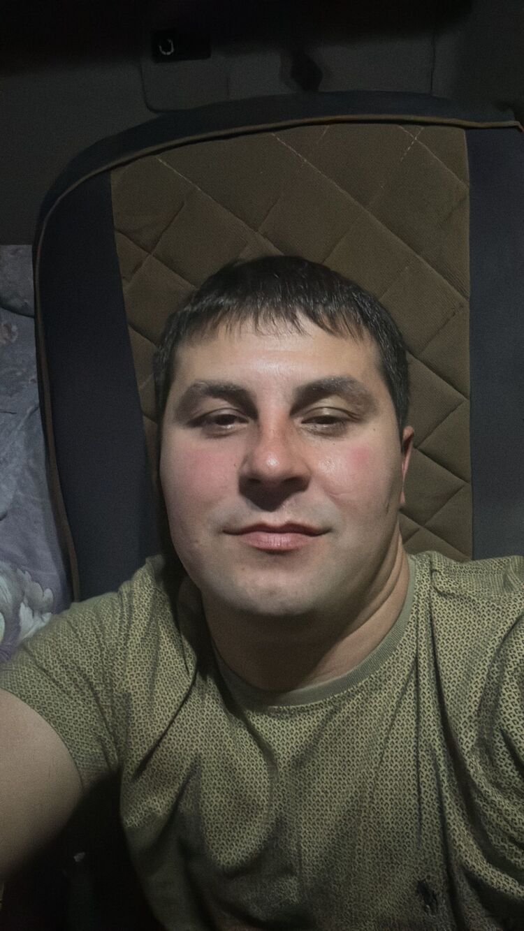  46064783  , 32 ,    