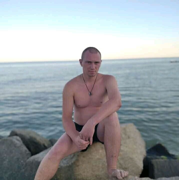  37857683  , 33 ,    