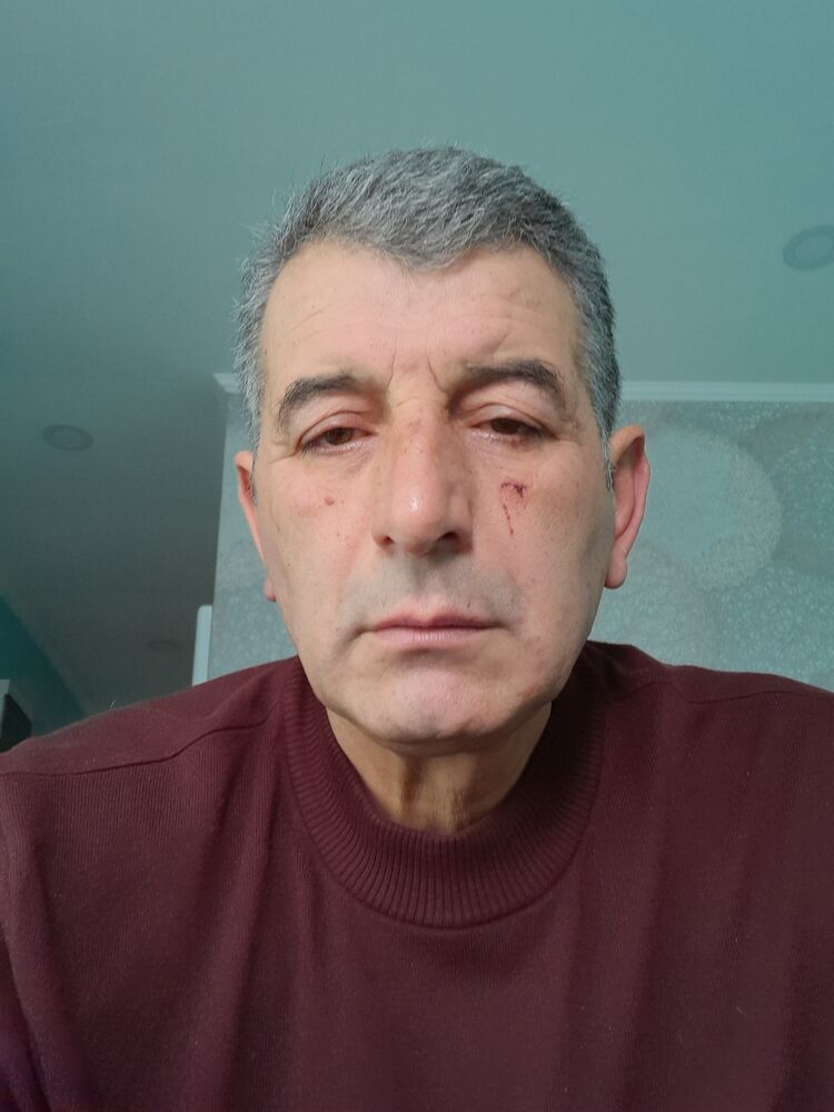  42248493  Kazim, 51 ,    
