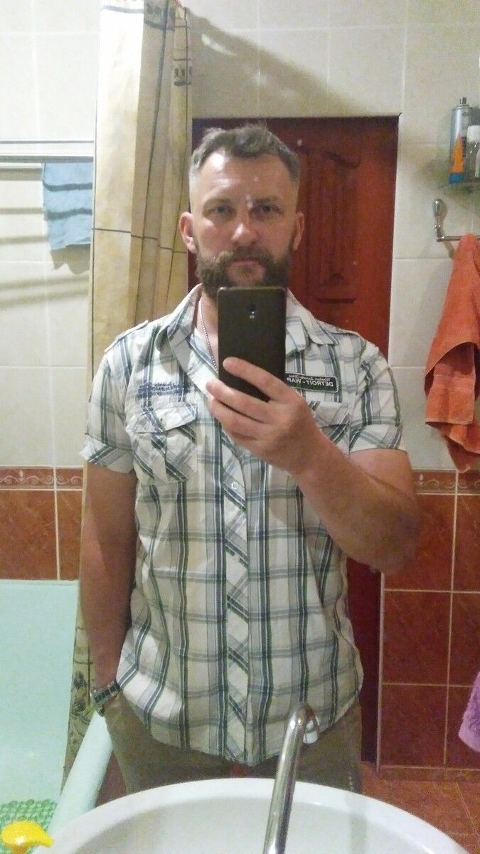  14017073  Vitaly, 54 ,    