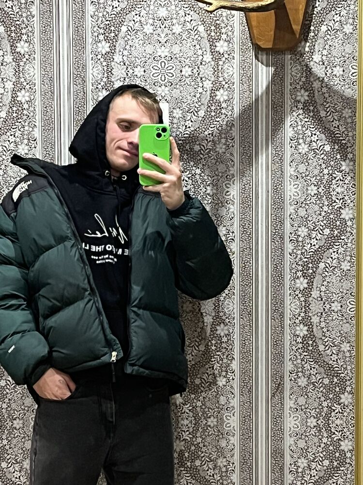  41279233  , 24 ,    
