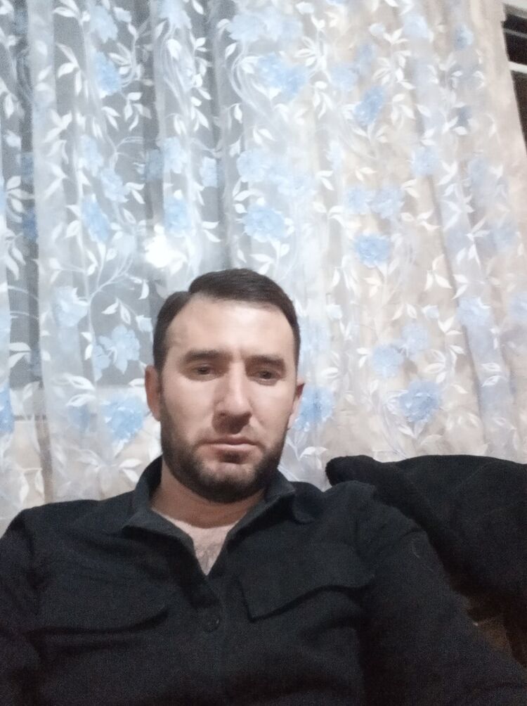  ,   Vahe, 46 ,   