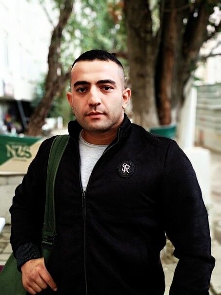  ,   Elik, 33 ,   
