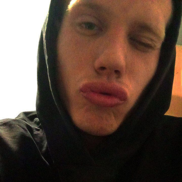  46495643  Andrei, 21 ,    
