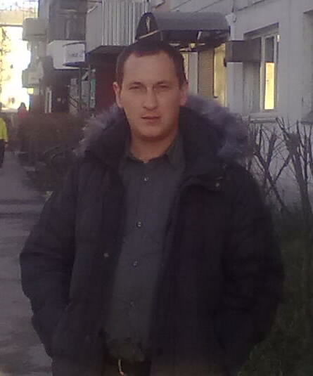  8882523  Sergei, 40 ,    