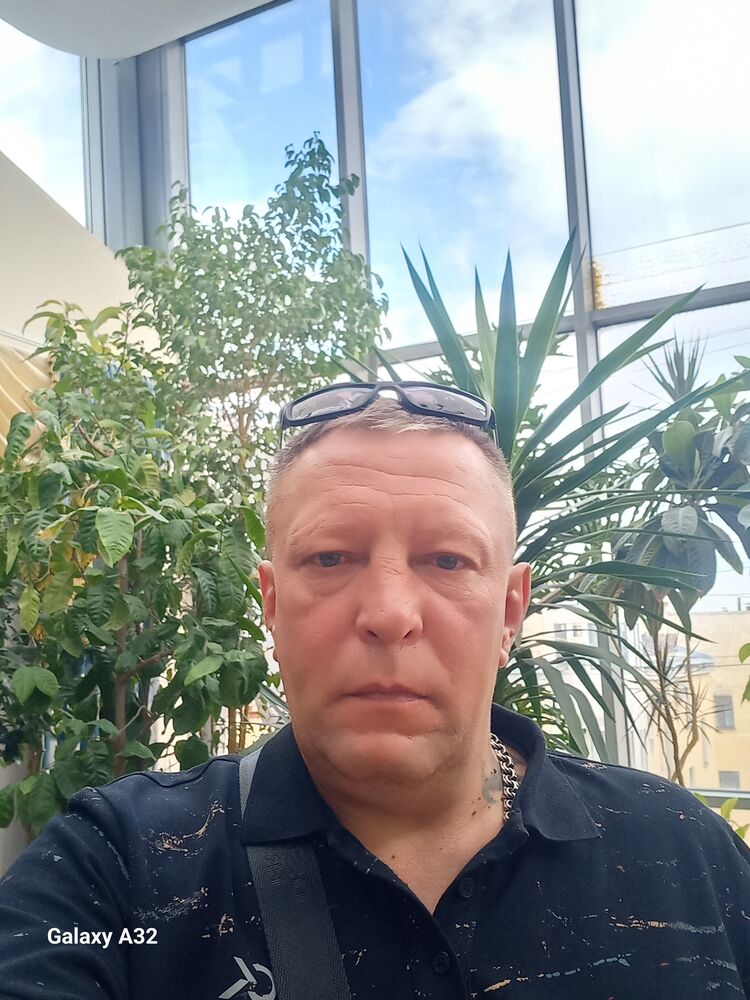  48280313  Gennady, 44 ,    