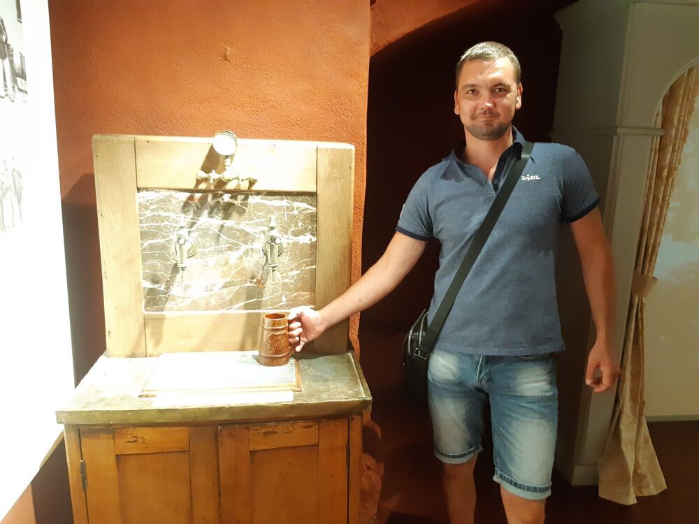  ,   Artem, 36 ,   ,   , c , 